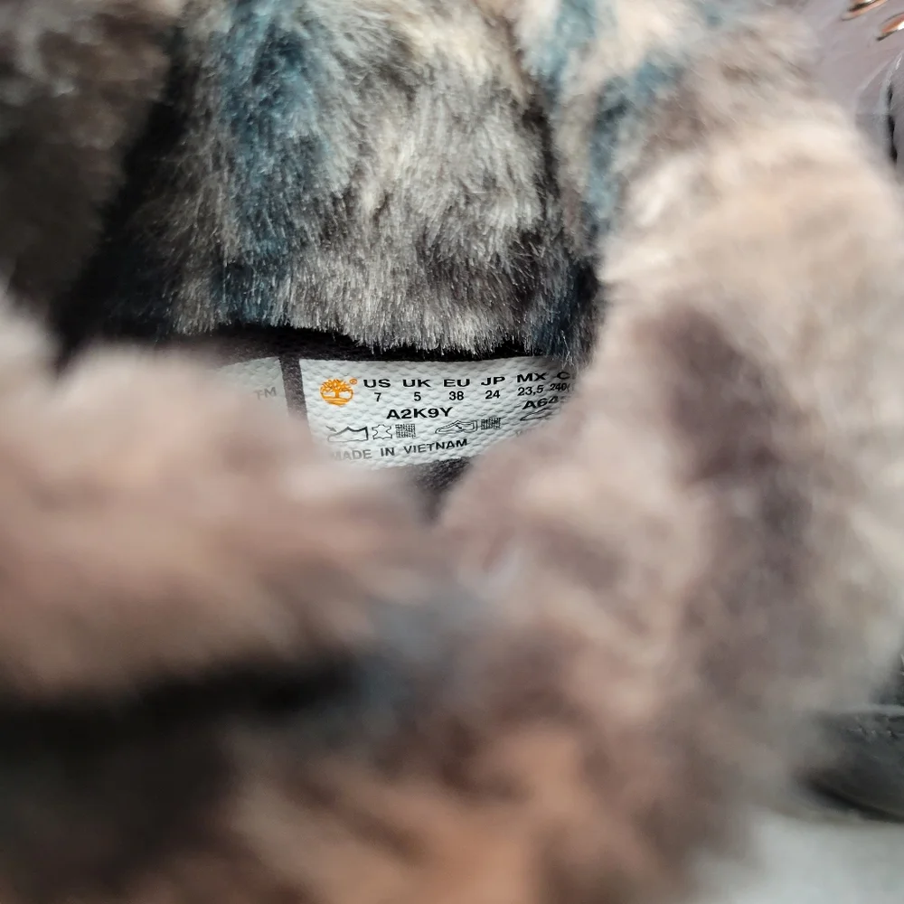 Timberland Gray Premaloft insulated hiking boots. Size 7 - Picture 9 of 14